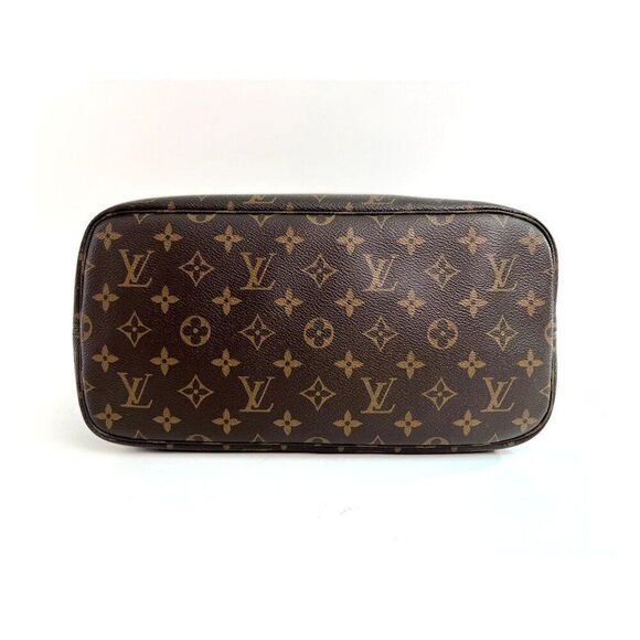 Louis Vuitton Monogram World Tour Neverfull MM - Picture 7 of 13